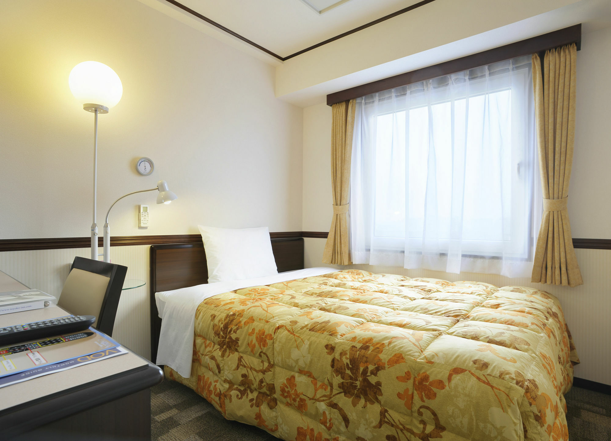 Toyoko Inn Osaka Honmachi No1 Bagian luar foto